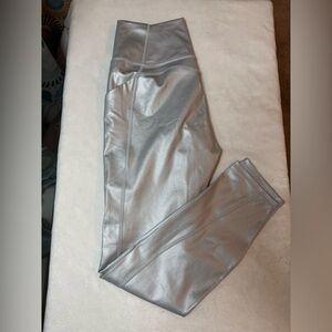 Fabletics NWOT Oasis PureLuxe High-Waisted 7/8 Legging